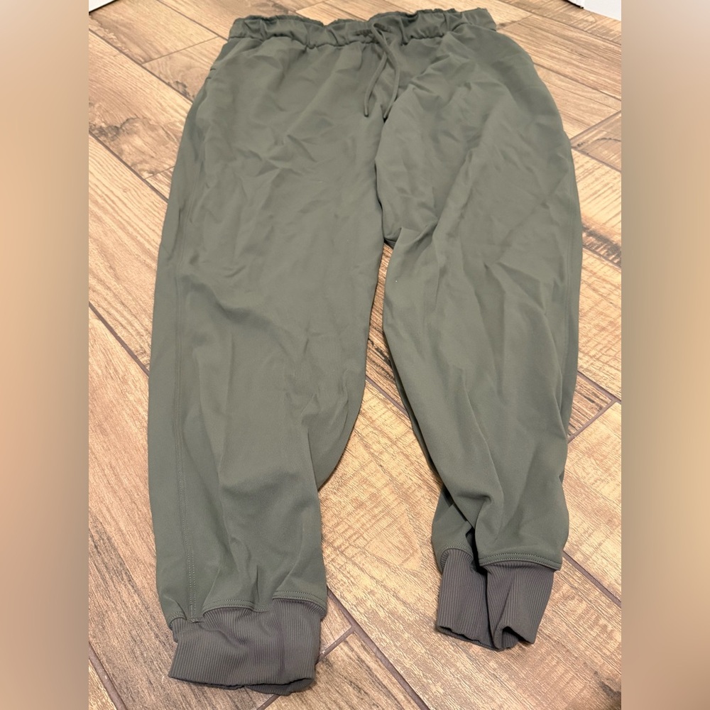Women’s lululemon joggers. Size 14.